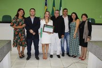 Câmara faz entrega de título de cidadã Campomaiorense a professora da UESPI Vanessa Negreiros