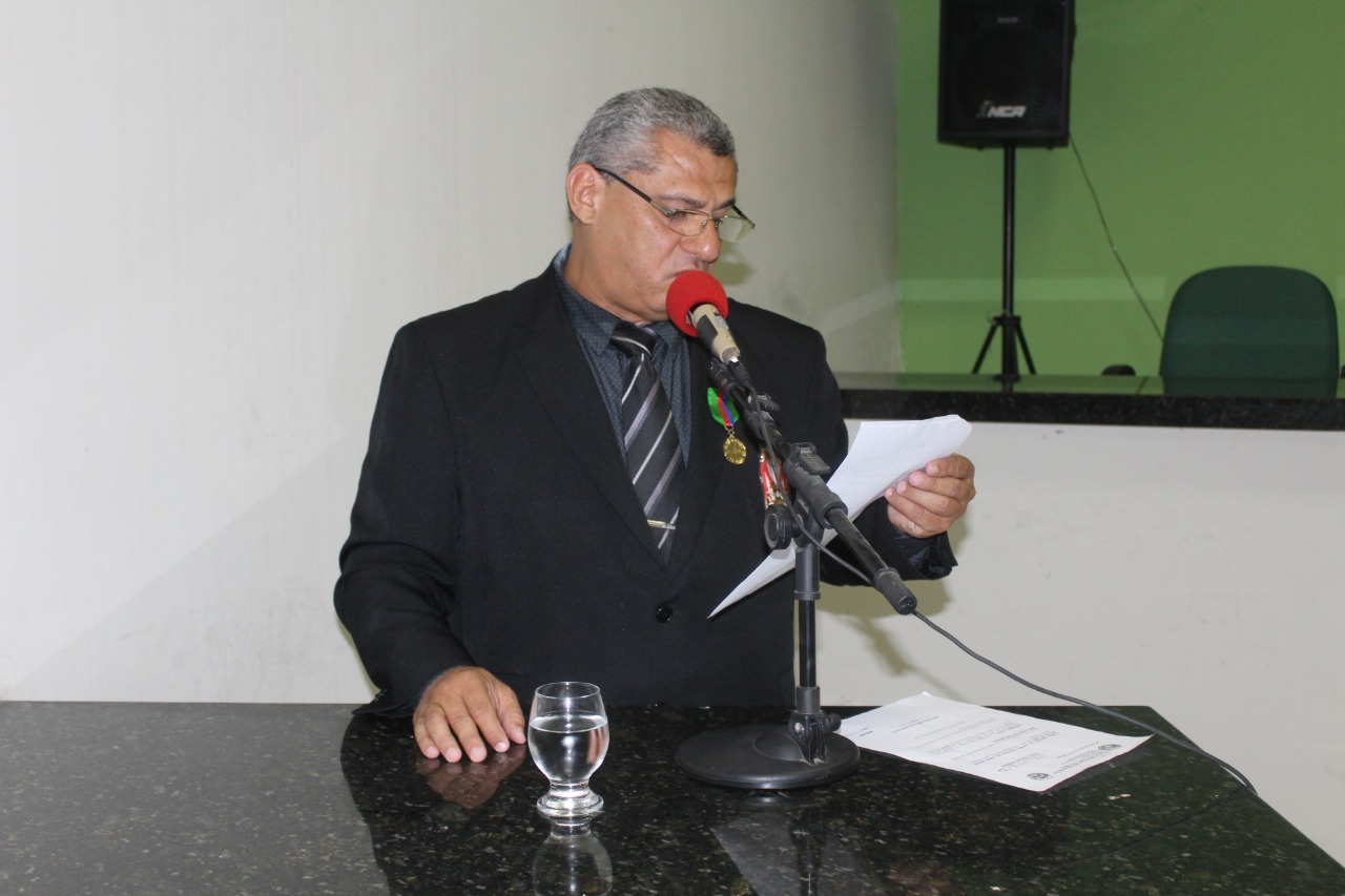 José Flávio Furtado Marinho recebe título de cidadania campomaiorense na Câmara Muncipal