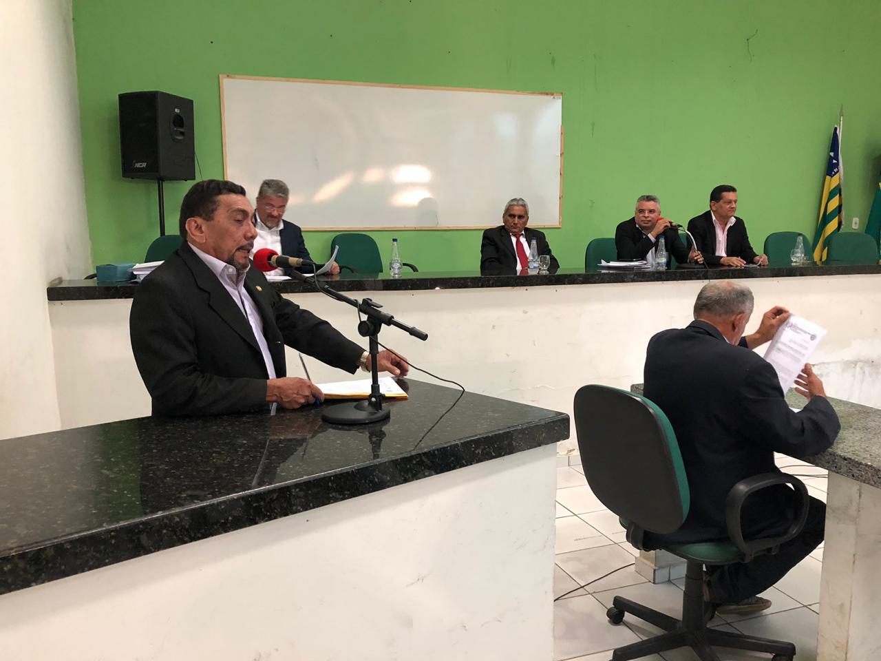 Relator dos julgamentos de contas dos ex-prefeitos de Campo Maior recebe documentação para emitir parecer