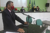 Vereador Zé Pereira pede vistas na prestação de contas do ano de 2013, do ex-prefeito Paulo Martins 